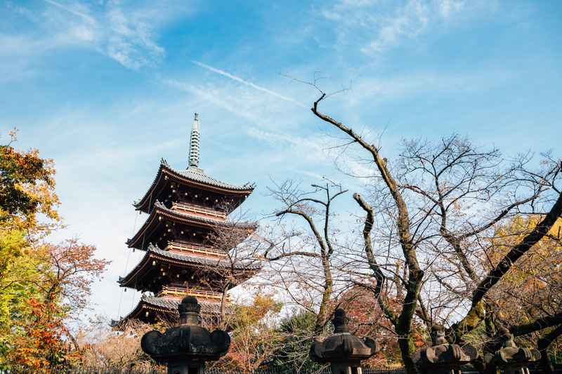 Explora el santuario Atsuta Jingu en Japón con viajes juveniles a Japón – un destino sagrado e histórico.